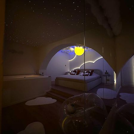 Moon Room, Nuit Insolite - Ollioules Toulon Var Exteriér fotografie