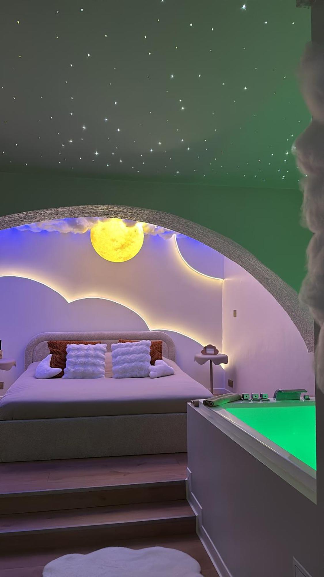 Moon Room, Nuit Insolite - Ollioules Toulon Var Exteriér fotografie
